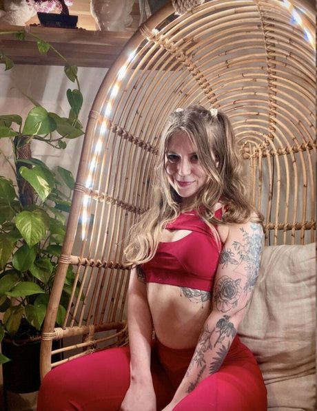 ぽっちゃり妊婦オンリーファンズ 無料ヌード 画像