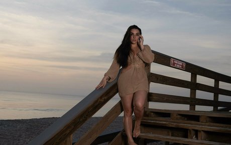 最もホットなレディボーイオンリーファンズ アート裸 画像