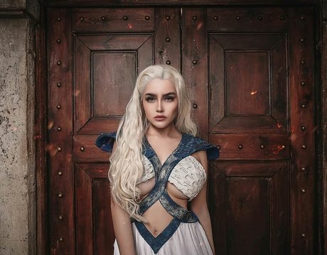 巨乳オナニーオンリーファンズ ホット裸 画像