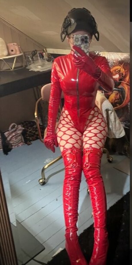 Korinonymous ポルノスター 独占 写真