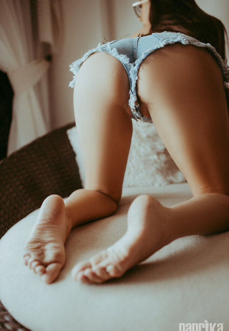 Alyne Lary セックス女優 ギャラリー