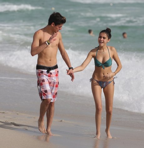 パンツを食い込ませるオンリーファンズ ポルノ 写真