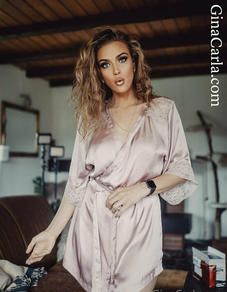 Gina Carla トップスター 写真