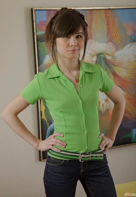 Momoko ポルノスター アート ギャラリー