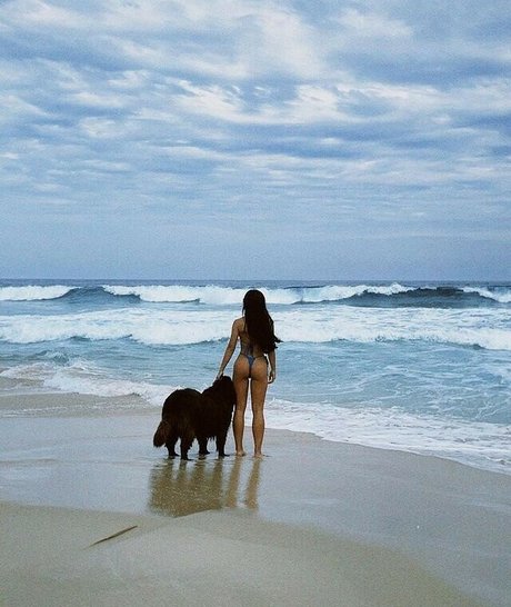 Rafa Kalimann かわいいポルノスター 写真