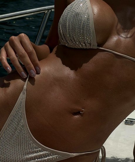 濃厚なヌードオンリーファンズ セクシーヌード 写真