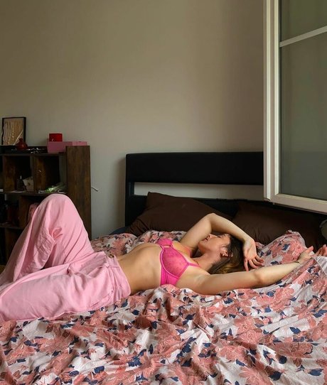 セクシーなブルネットのオンリーファンズ パーフェクト ギャラリー