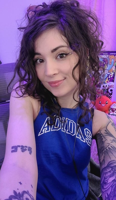 巨乳オナニーオンリーファンズ ポルノ 写真