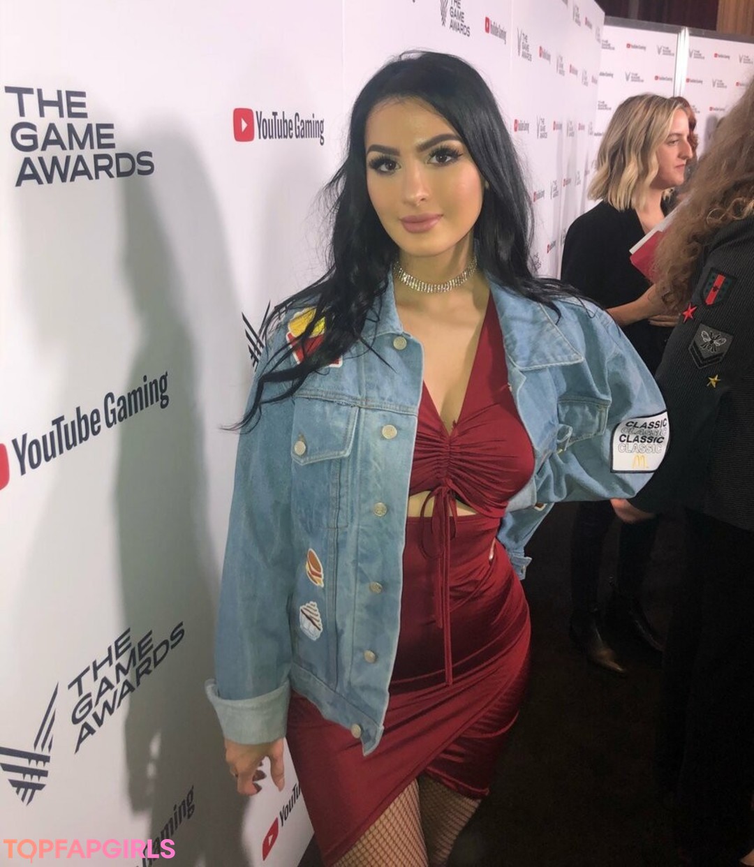 巨大ディルドオンリーファンズ えろた 写真