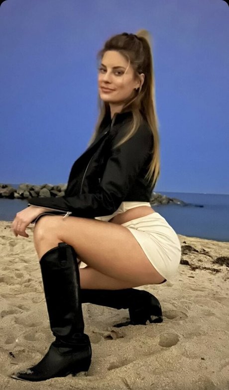 大きなプッシー唇オンリーファンズ ポルノ 画像