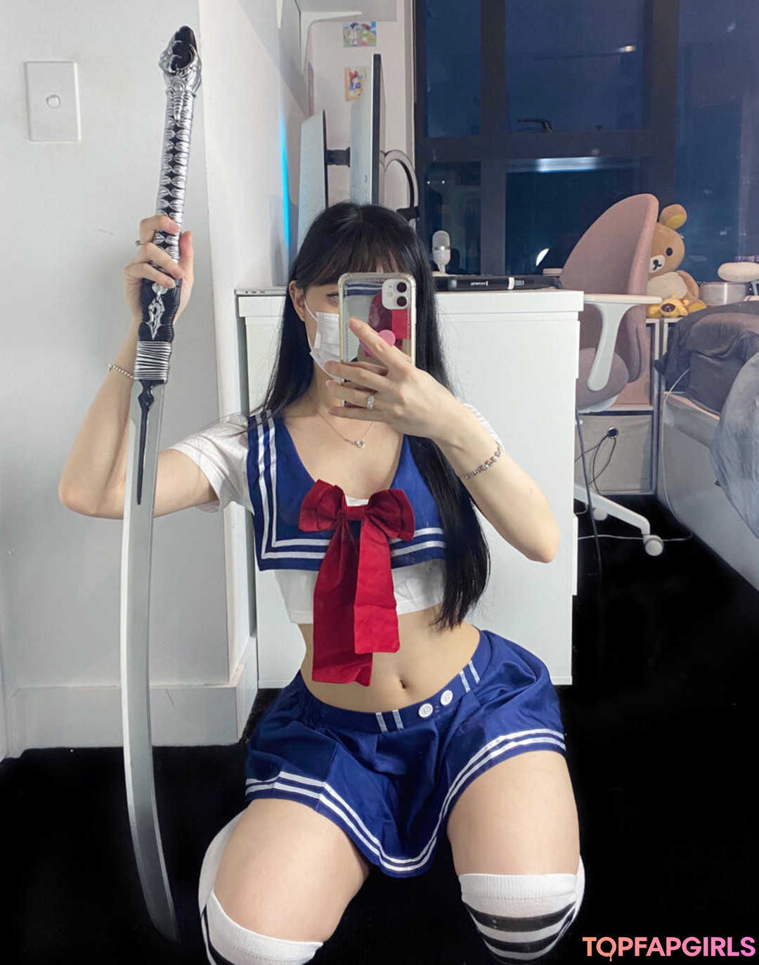 sylvieaeri 裸のスター 画像