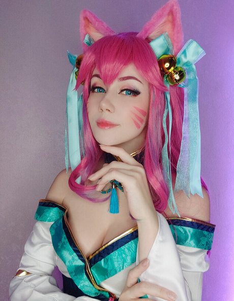 Anastasia Komori かわいいポルノスター 写真