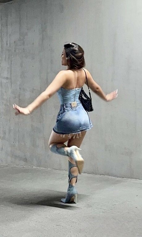 カーリーエボニーオンリーファンズ アダルト無料 写真