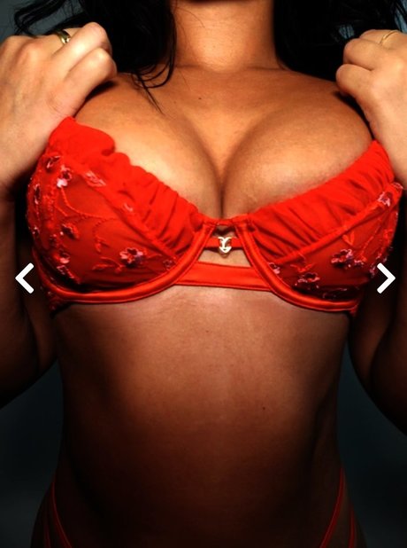 ジンジャーティーンオンリーファンズ ポルノ 写真