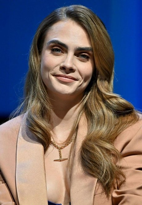 スムーズなオンリーファンズ ヌード ギャラリー