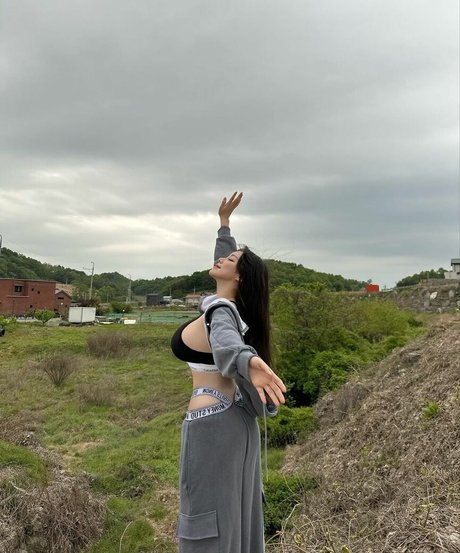 キティ・ウェット・オンリーファンズ えろた 写真