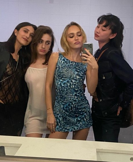 Rachel Anne Sennott ポルノスター アート 写真