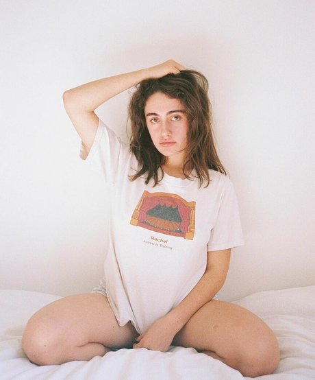 巨乳カップルオンリーファンズ ポルノ 写真