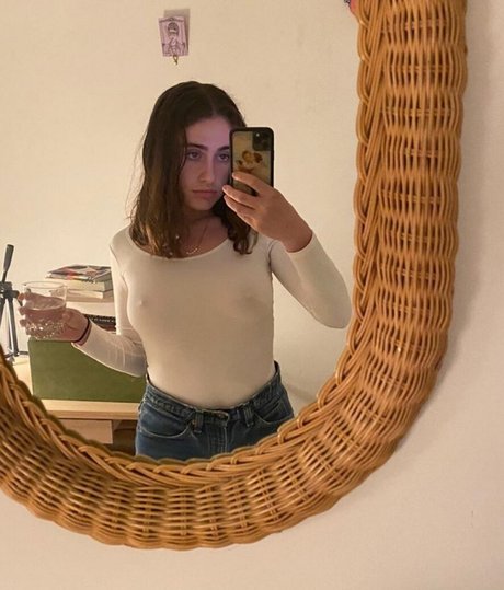 Rachel Anne Sennott ポルノスター パーフェクト 写真