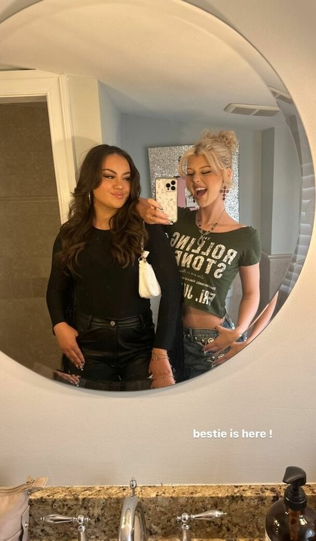 カウガール POV オンリーファンズ ポルノグラフィック 画像