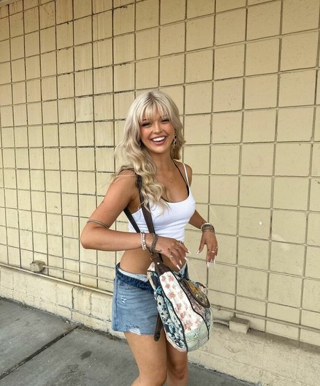 レザーレギンス オンリーファンズ セクシーヌード 写真