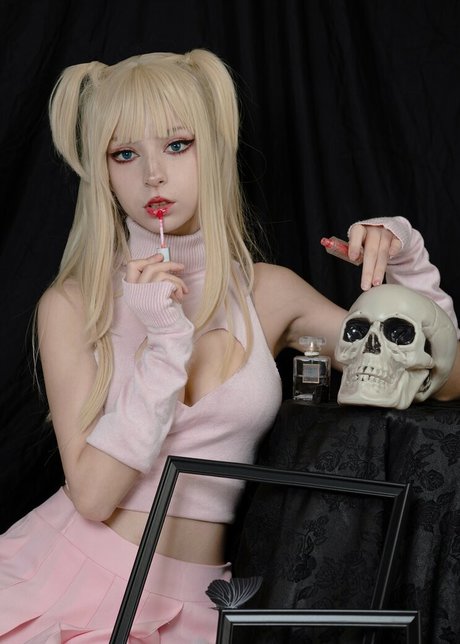 ヌード熟女オンリーファンズ ポルノ 写真