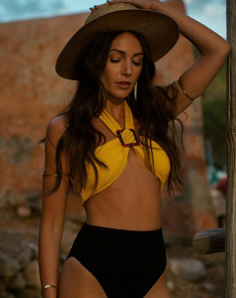 ランジェリーヌードオンリーファンズ 可愛い ギャラリー