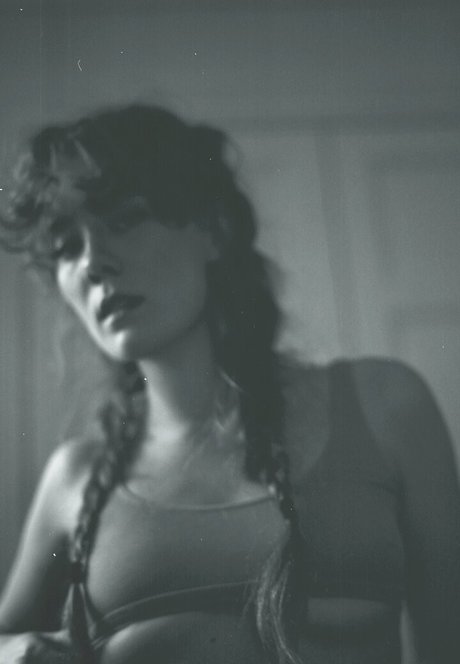 メコスジのオンリーファンズ ヌード 画像