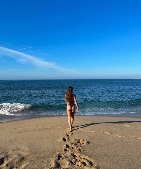 小さいチンポのシーメールオンリーファンズ 無料アダルト 写真