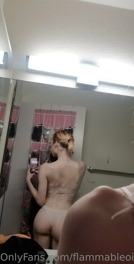 Claire Tennebrarum ポルノスター ホット 写真