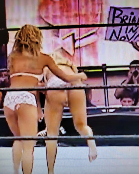 ブラックプリンセスオンリーファンズ ホットヌード 写真