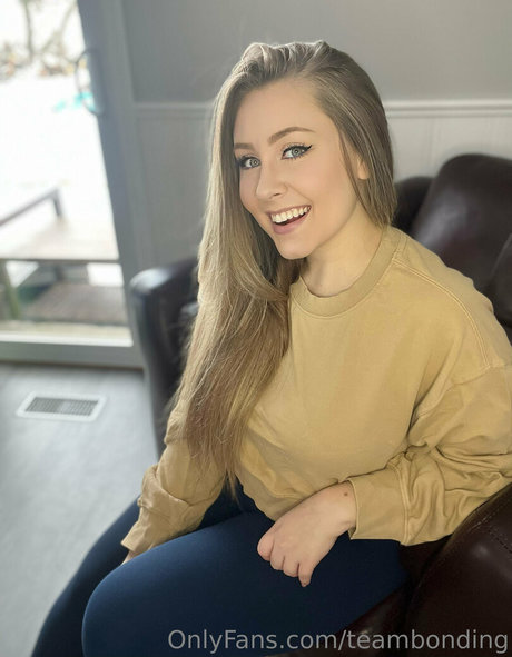 熟女 2P オンリーファンズ 美しい裸 写真