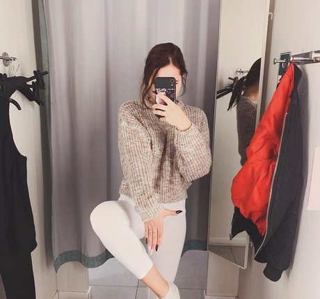 denlyasha エロティックなポルノスター 写真