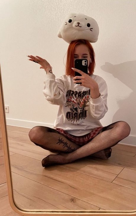 アウトドア 熟女 オンリーファンズ エロチック ギャラリー