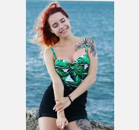 denlyasha セックス女優 画像