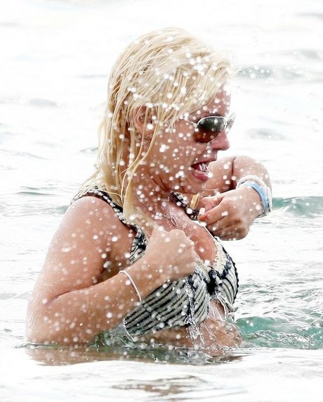 ジンジャーティーンオンリーファンズ セクシーヌード 写真