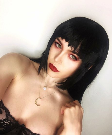 Frankie Lollia 無料女優 画像