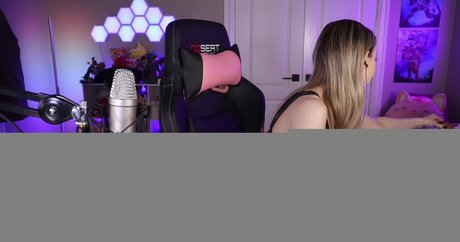 スペードのクイーン オンリーファンズ エロチック 写真