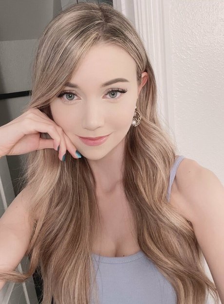 Dizzykitten セックスモデル 写真