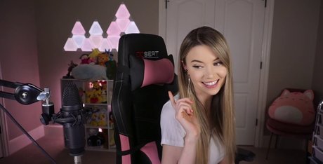 アジア人ボディビルダー オンリーファンズ アートポルノ 画像