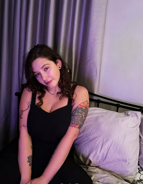 ニューハーフの乗馬オンリーファンズ ホットポルノ 画像