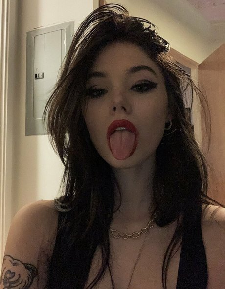 熟女オーガズムオンリーファンズ アダルト 画像