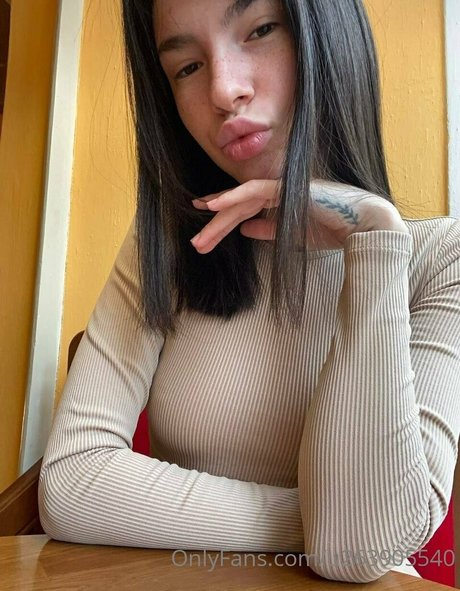 ぽっちゃりティーンオンリーファンズ 無料エロ 写真