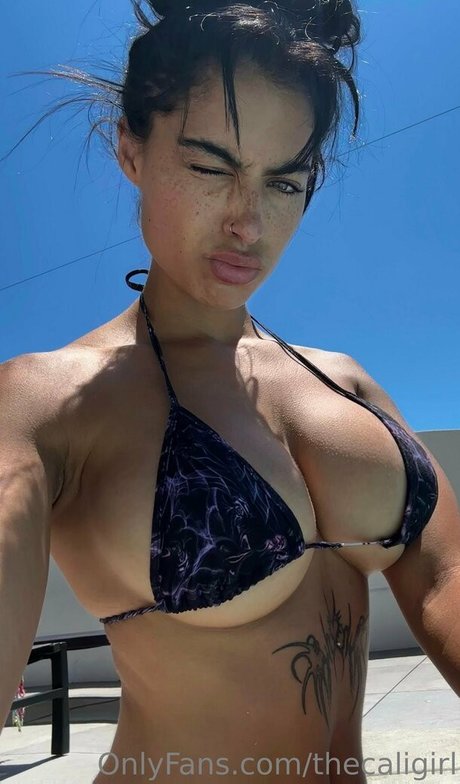 thecaligirl セクシーモデル 画像