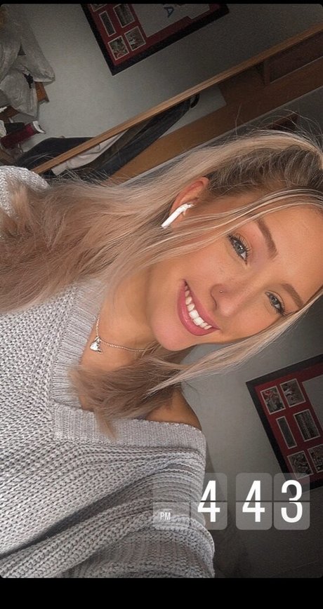 Caitlin Beevers ポルノスター トップ 写真