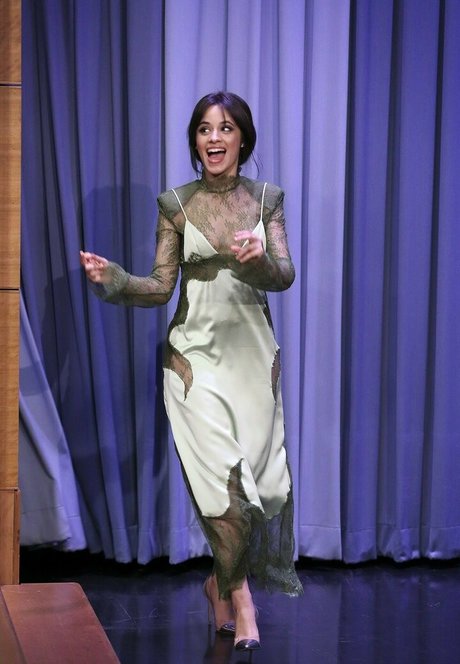 黒檀の小人オンリーファンズ アート裸 写真