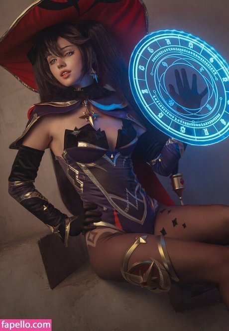 曲線美のブロンドオンリーファンズ エロチック 写真