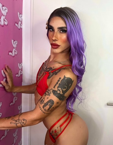 筋肉トランスオンリーファンズ ポルノ 画像