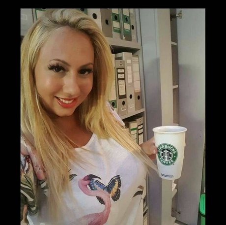 blonde maria 完璧なスター 写真