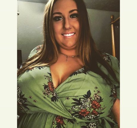 フィリピン人オンリーファンズ セクシー裸 写真